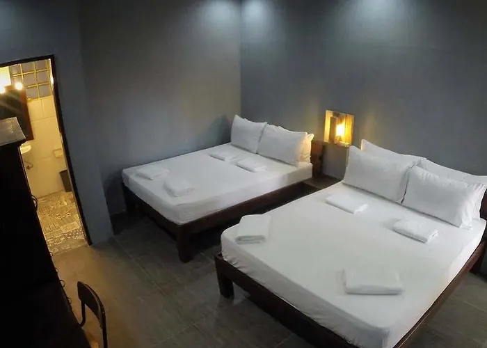 Seven Hostel *